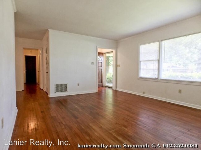 Building Photo - 3 br, 1 bath House - 1423 E 40th St