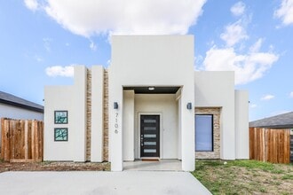 Building Photo - 7106 EL MESON DR