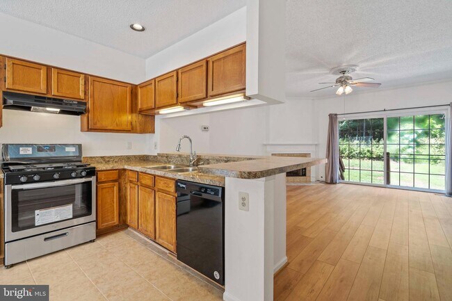 Building Photo - 12114 Wedgeway Pl