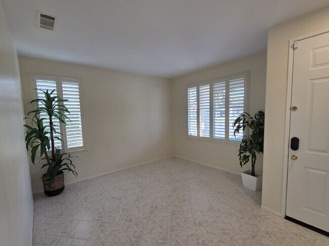 Building Photo - 61 Dovecreek