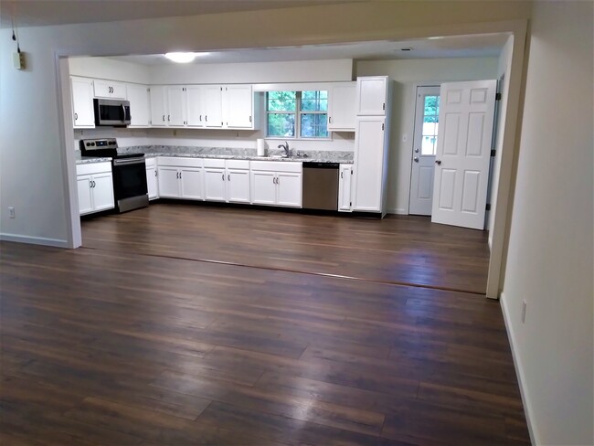 Open concept - 117 Wilson St
