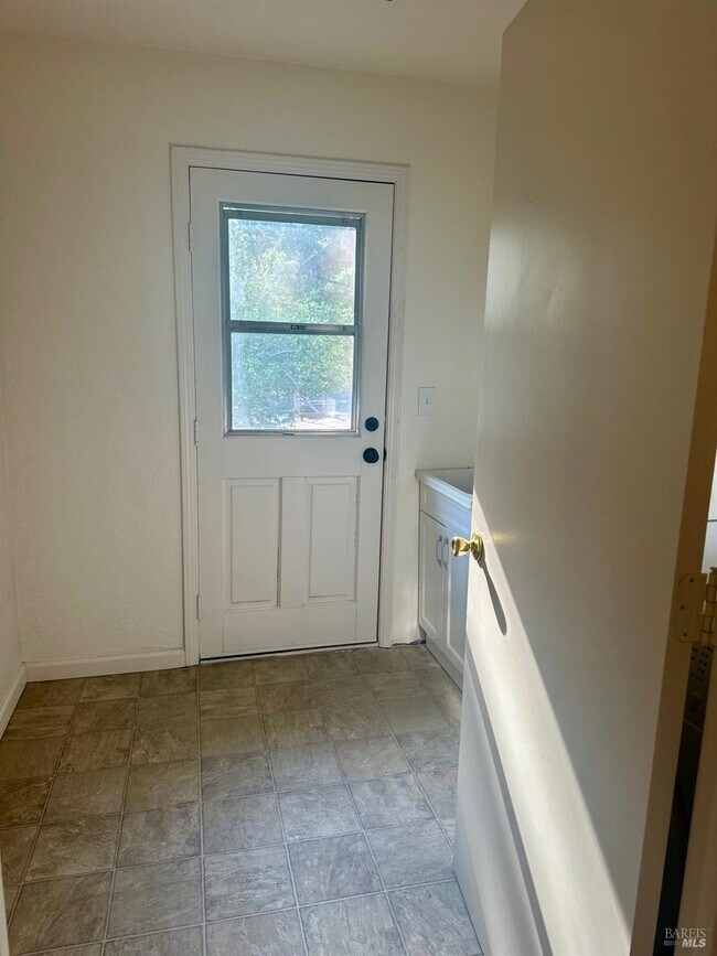 Building Photo - 6131 Batesole Dr