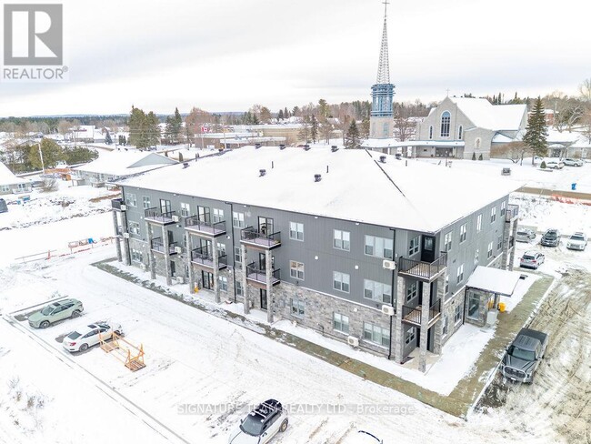 Building Photo - 78 Queen St