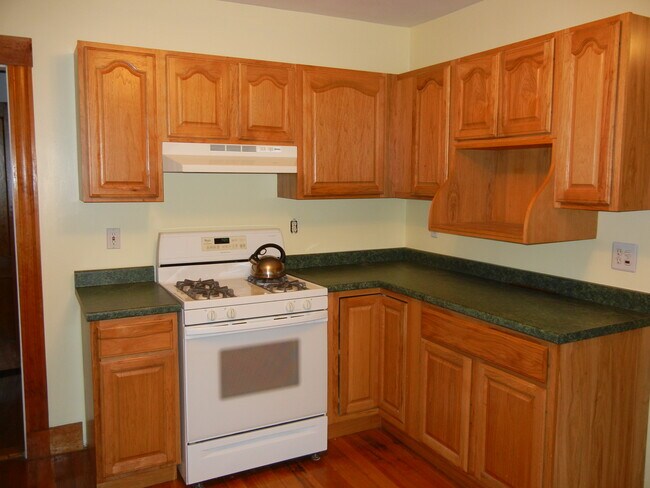 Building Photo - 20 Colbert St