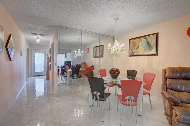 Foto del edificio - 1561 NW 20th Ave
