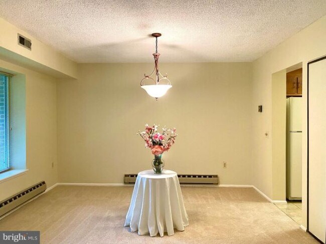 Building Photo - 15100 Glade Dr