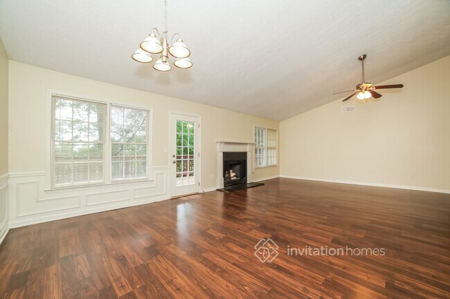 Foto del edificio - 245 Grayland Creek Dr