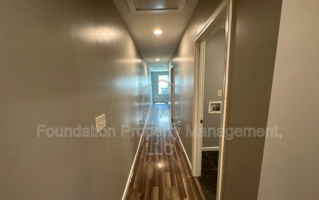 Foto del edificio - 1362 E Trigg Ave
