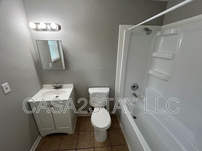 Foto del edificio - 2112 St Johns Pl