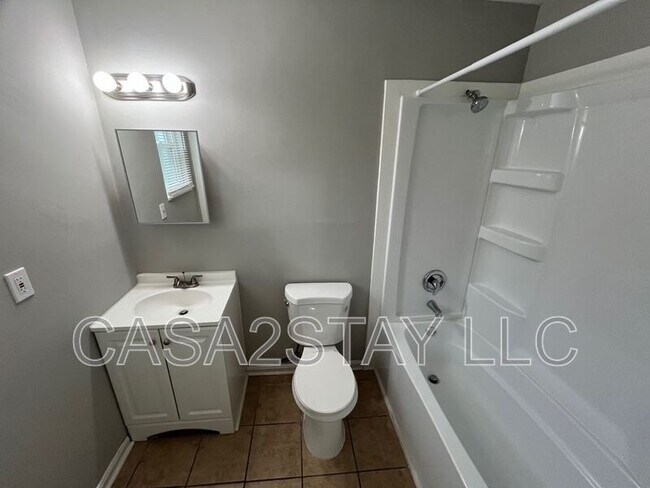Foto del edificio - 668 Knox Blvd