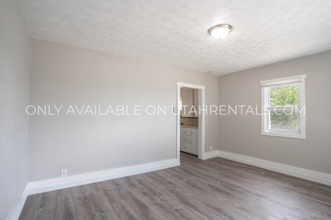Building Photo - 1815 Sandhill Rd