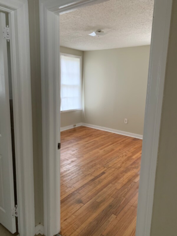 Foto del edificio - 4242 Monroe Ave