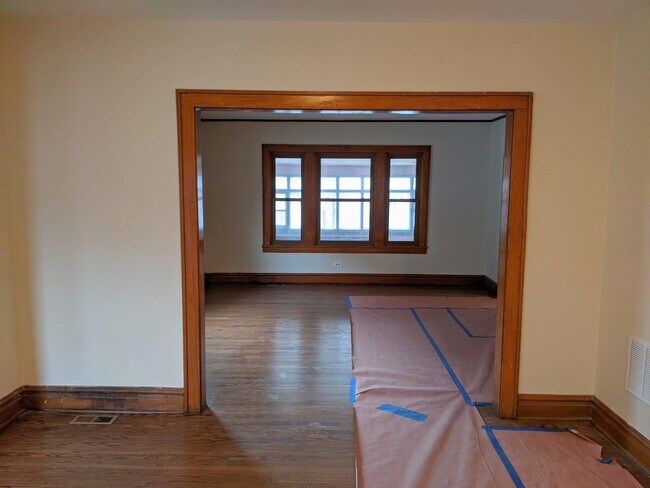 Building Photo - 1025 Sherman Ave