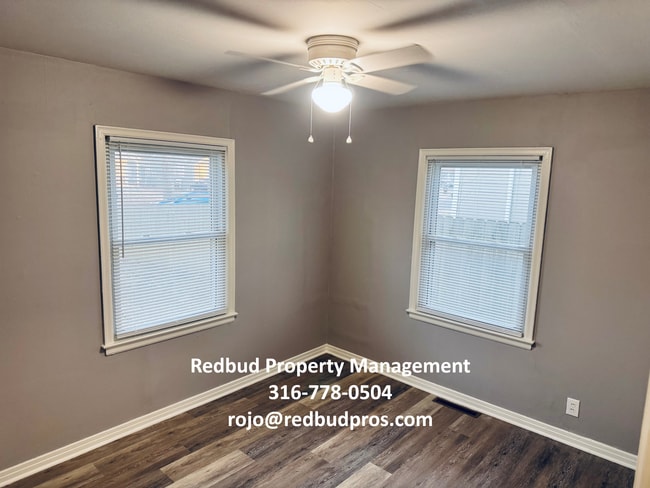 Building Photo - 725 S Barlow St