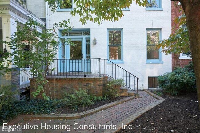 Foto del edificio - 5 br, 3.5 bath House - 2614 Cathedral Ave....