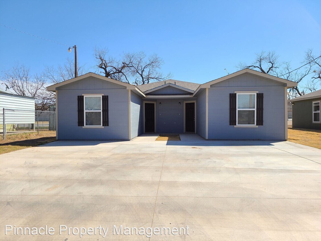 Primary Photo - 3 br, 2 bath House - 35 W 8th