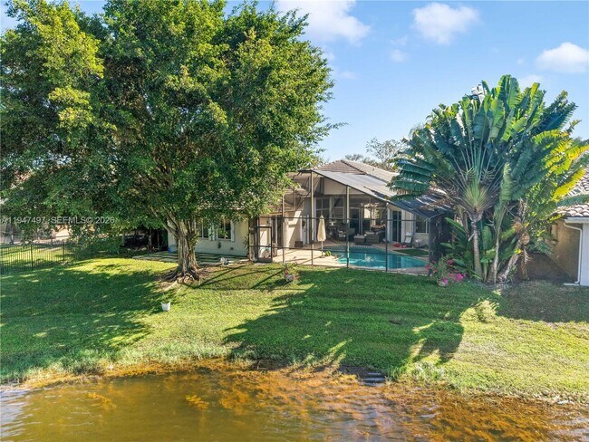 Foto del edificio - 2633 Oakbrook Dr