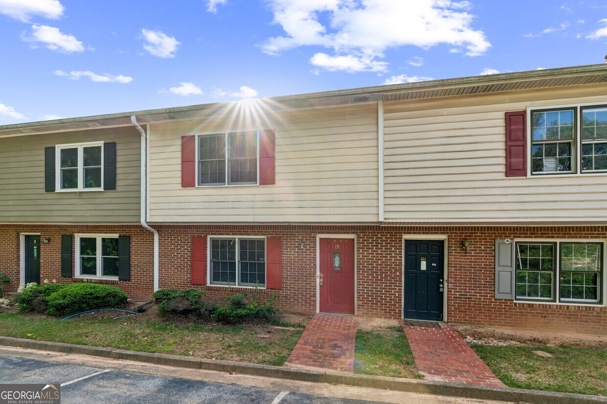 Foto principal - 2140 Kings Gate Cir SW