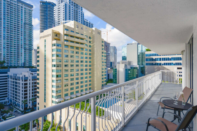 Building Photo - 1200 Brickell Bay Dr