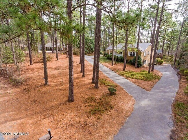 Building Photo - 1107 N Fort Bragg Rd