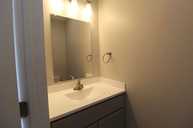 Building Photo - 101 WILLOWSTONE Ct