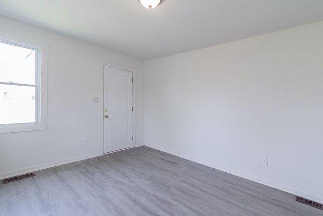 Building Photo - 4513 Willard St