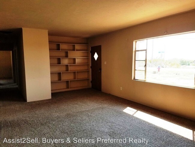 Building Photo - 615 S Canyon Rd