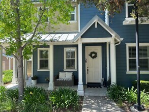 Building Photo - 3591 Sacramento Dr