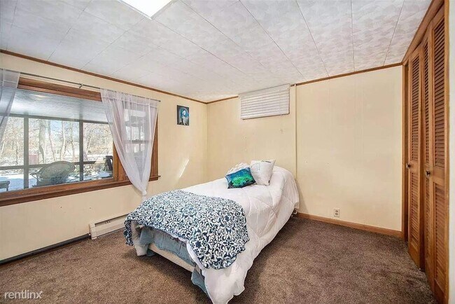 Foto del edificio - 1 br, 1 bath Duplex - 11590 North Lake Sid...