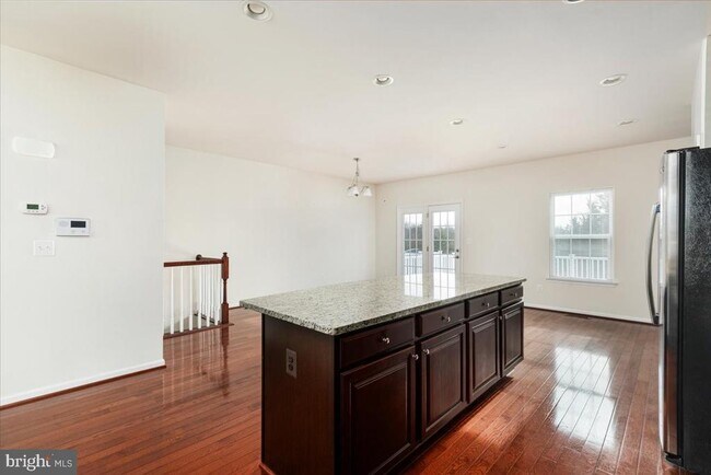 Foto del edificio - 139 Hornbeam Dr