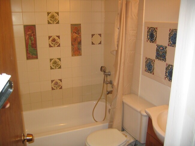 Baño - 1261 W Westgate Ter