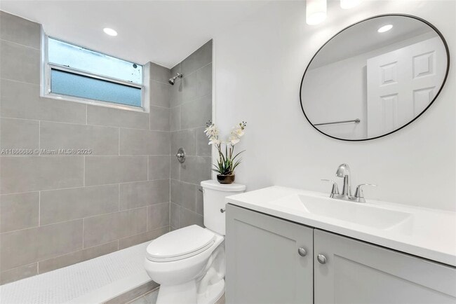 Foto del edificio - 310 NE 78th St