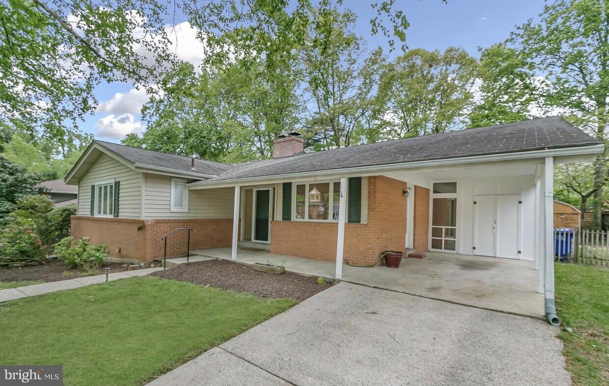 Primary Photo - 6615 Lone Oak Dr