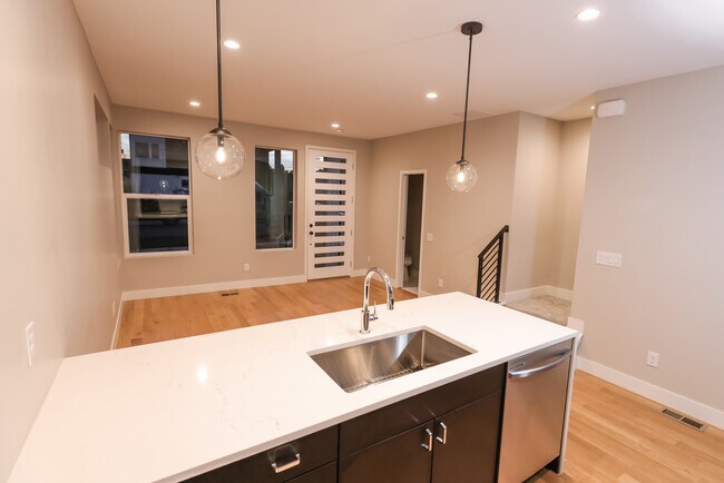 Foto del edificio - 1294 Stuart St