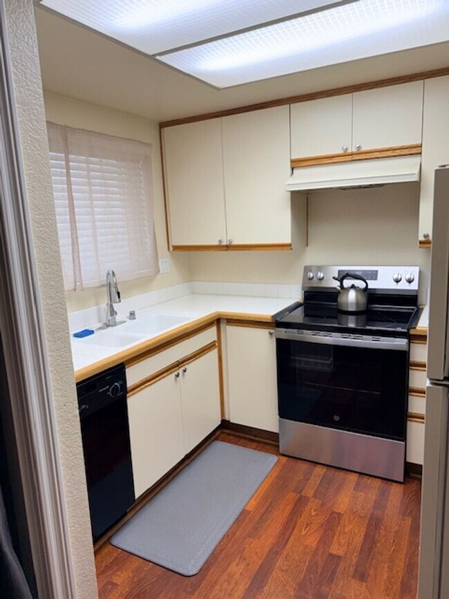 Foto del edificio - Ground Floor 2bed Condo w/ a View!