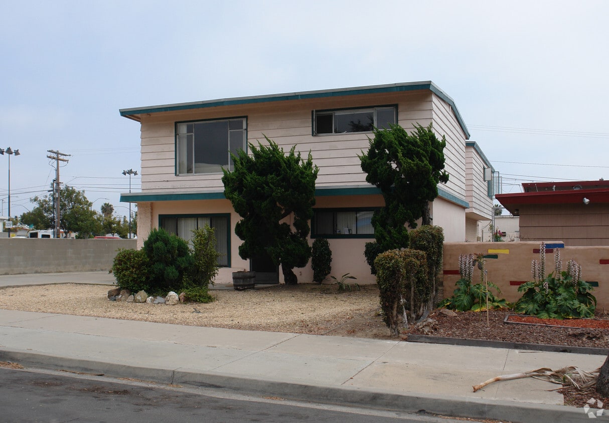 Building Photo - 737 Agate St