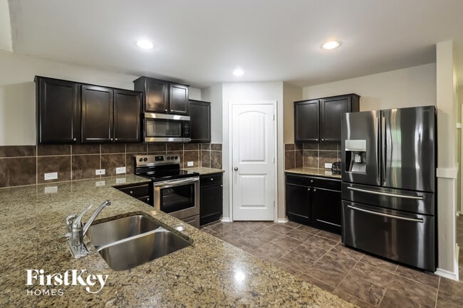 Foto del edificio - 7019 Phoebe View