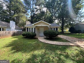 Building Photo - 2735 Fairlane Dr
