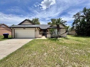 Building Photo - 8120 Lesia Cir