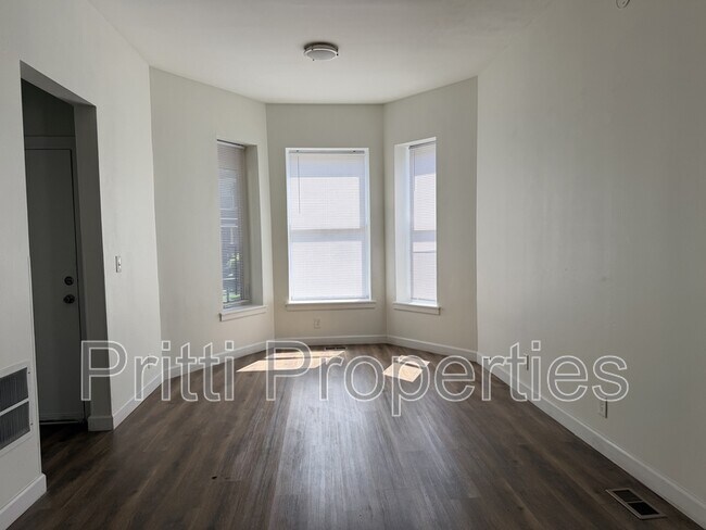 Foto del edificio - 7432 S Maryland Ave