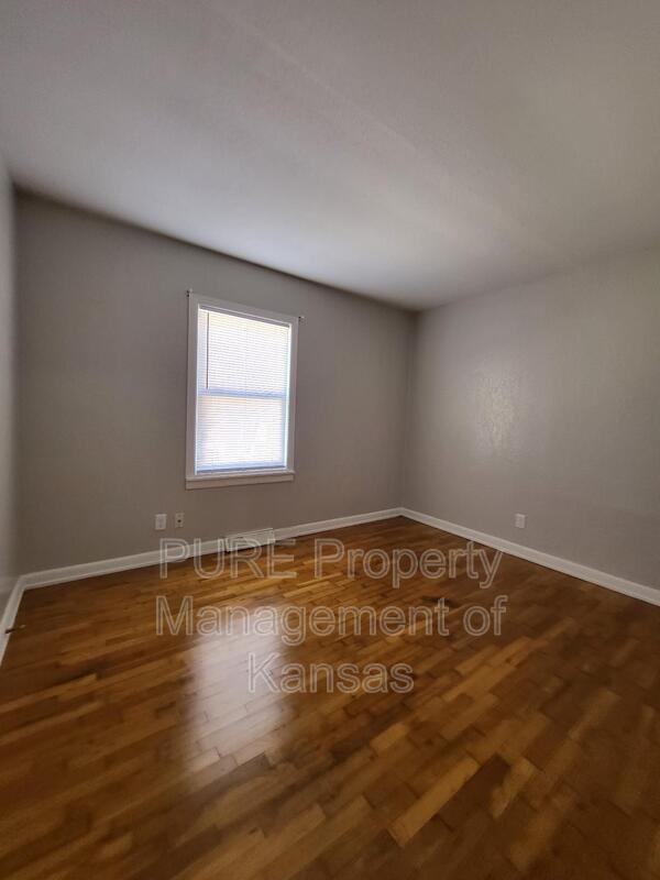 Building Photo - 1105 SE 33rd Terrace