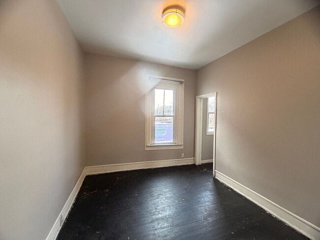 Foto del edificio - 2500 W Fond du Lac Ave