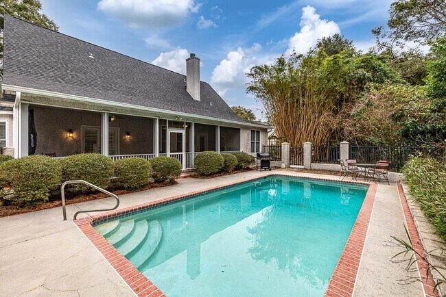 Foto del edificio - 183 W Commons Dr