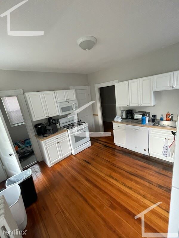 Foto del edificio - 6 br, 2.5 bath House - 5 Farrington Ave 7