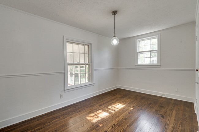 Foto del edificio - Four Bedroom Two Bathroom House