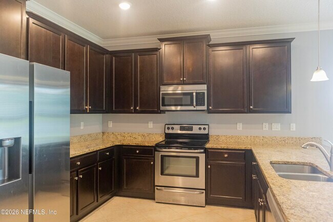 Building Photo - 10104 Bedford Lakes Ct