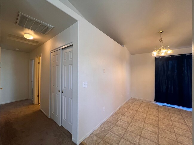 Building Photo - 3 bedroom 2 bath Fernley home in Donner Tr...