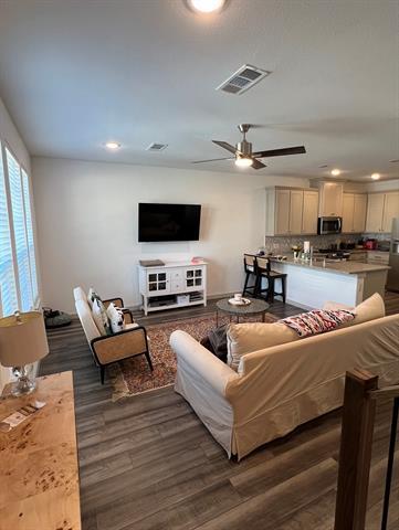 Foto del edificio - 1369 Ethan Dr