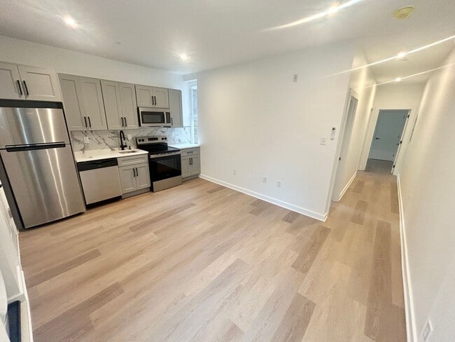 Photo - 2725 W Girard Ave Apartment