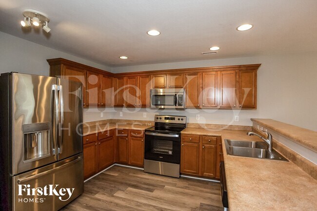 Foto del edificio - 15490 Farmland Ct